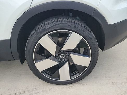 Used 2023 Volvo C40 P8 Recharge Plus w/ Climate Package image 4