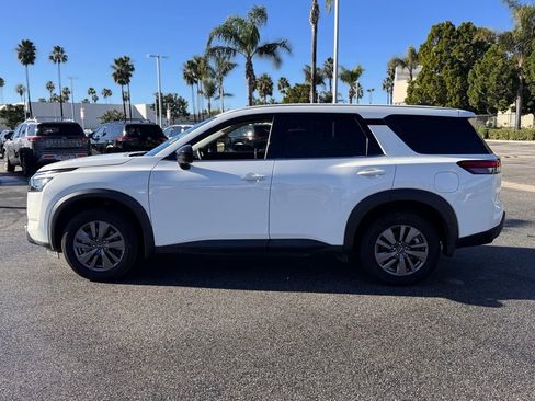 Certified 2024 Nissan Pathfinder S image 5