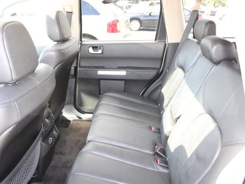 Used 2011 Mitsubishi Endeavor SE image 20