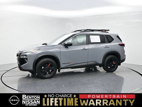 Used 2026 Nissan Rogue SV AWD/4WD image 1