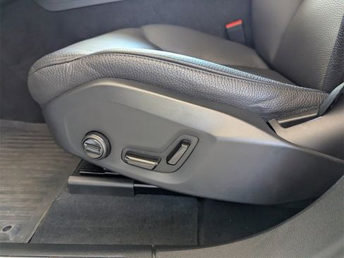 Used 2023 Volvo XC60 B5 Plus w/ Protection Package Premier image 13