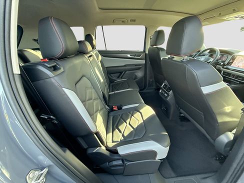 New 2026 Volkswagen Atlas Peak Edition image 21