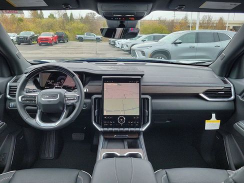 New 2026 GMC Acadia Denali w/ Super Cruise Package image 8