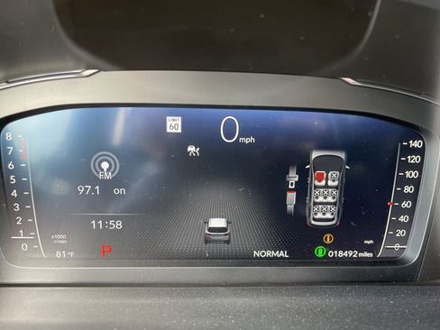 Certified 2025 Honda Pilot Black Edition image 23