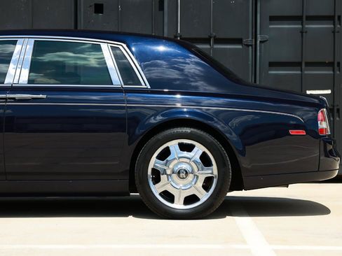 Used 2006 Rolls-Royce Phantom Sedan RWD image 30