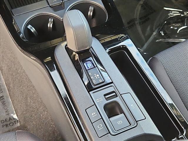 Used 2025 Toyota Prius LE FWD image 17