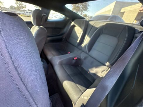 Used 2015 Ford Mustang Coupe RWD image 16
