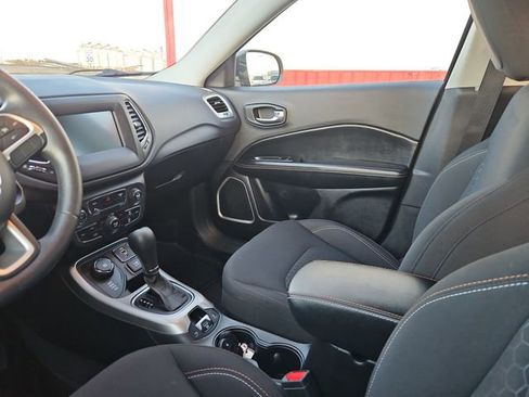 Used 2018 Jeep Compass Sport w/ Tech Group AWD/4WD image 30