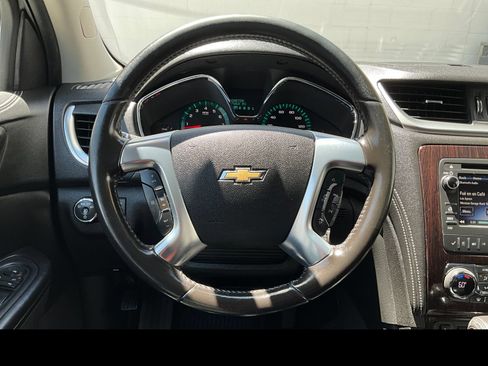 Used 2017 Chevrolet Traverse LT AWD/4WD image 3