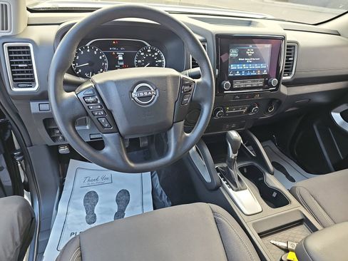 Used 2023 Nissan Frontier SV w/ Tow Package image 16