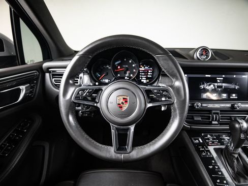 Certified 2020 Porsche Macan AWD/4WD image 26