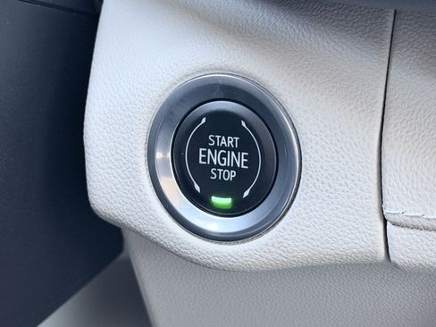 Used 2021 Buick Envision Avenir image 37