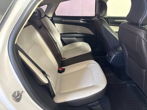 Used 2019 Ford Fusion SE w/ Equipment Group 151A FWD image 29