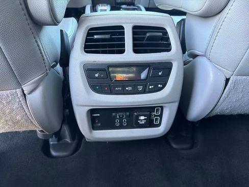 Used 2019 Honda Pilot Touring image 14