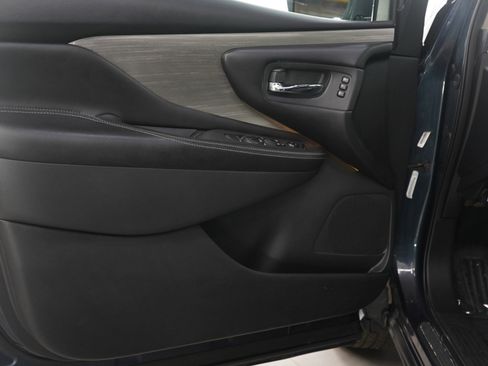 Used 2018 Nissan Murano Platinum image 19