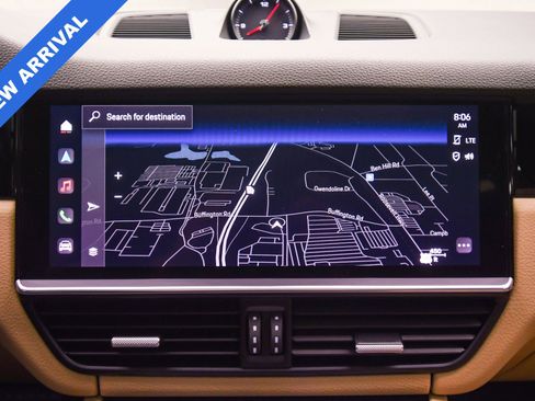 Used 2023 Porsche Cayenne Platinum Edition image 40