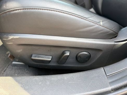 Used 2024 MAZDA MAZDA3 s FWD image 12