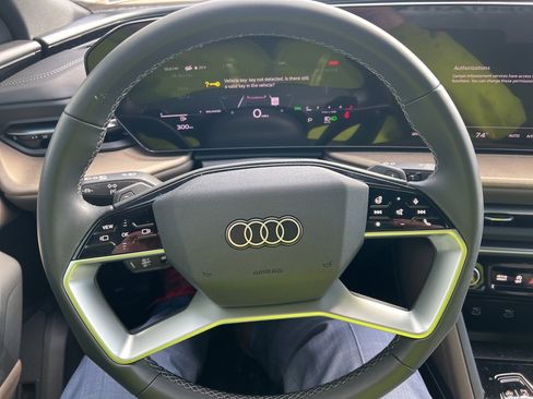 Used 2025 Audi Q5 Premium w/ Convenience Package image 66