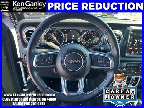 Used 2023 Jeep Wrangler Unlimited Sahara w/ Cold Weather Group AWD/4WD image 15