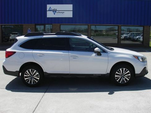 Used 2019 Subaru Outback 2.5i Premium AWD/4WD image 4