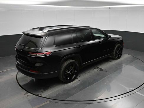 Used 2022 Jeep Grand Cherokee L Laredo AWD/4WD image 28