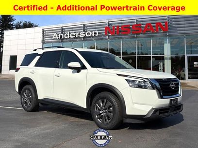 Used 2024 Nissan Pathfinder SV