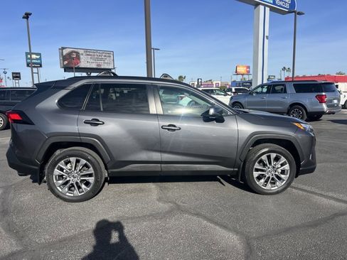 Used 2023 Toyota RAV4 XLE Premium image 5