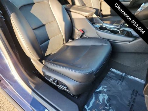 Used 2018 Chevrolet Malibu Premier w/ Premier Sun and Wheel Package FWD image 22