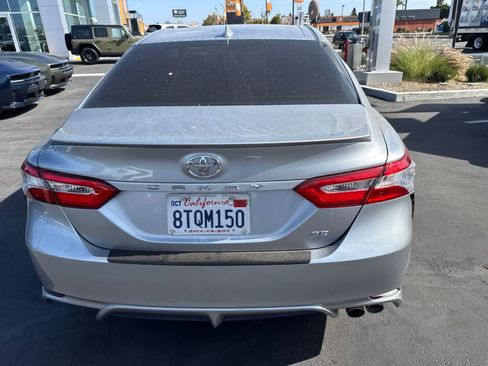 Used 2020 Toyota Camry SE FWD image 19