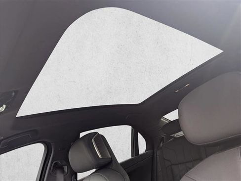 Used 2023 BMW 740i image 17