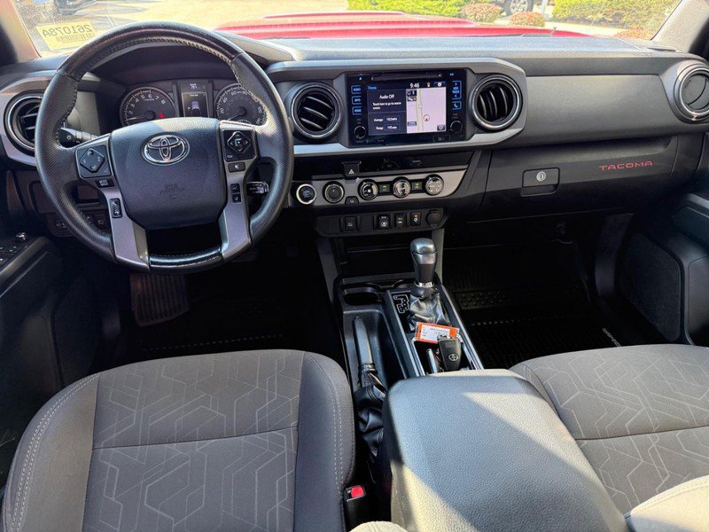 Used 2018 Toyota Tacoma TRD Sport AWD/4WD image 13