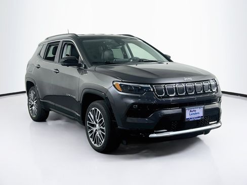 Used 2022 Jeep Compass Limited w/ Elite Group AWD/4WD image 3