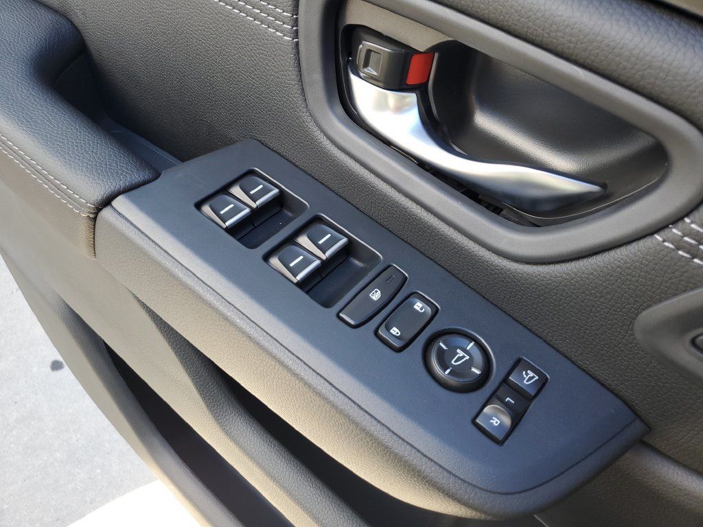 New 2026 Honda Pilot Touring image 23