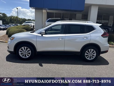 Used 2019 Nissan Rogue S w/ Special Edition Package FWD image 2