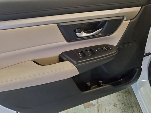 Used 2018 Honda CR-V LX image 11