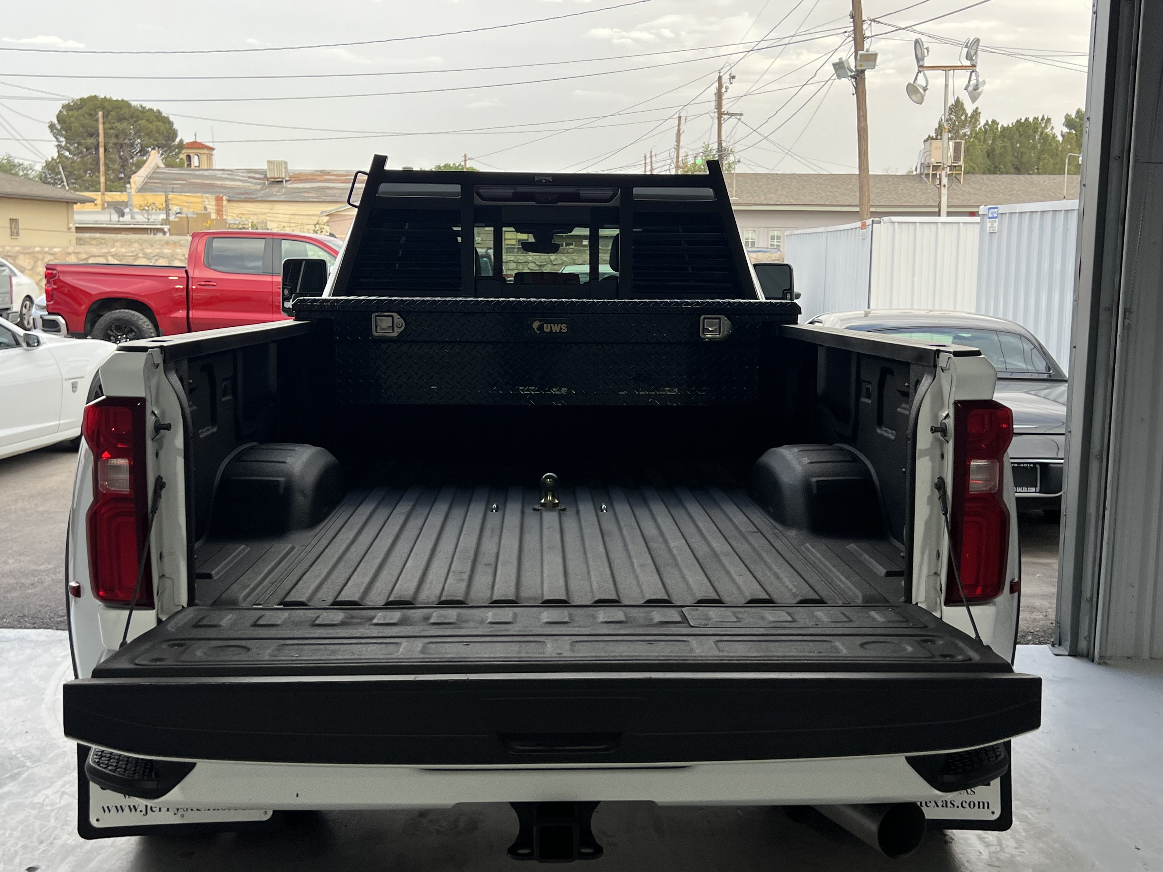 Used 2021 Chevrolet Silverado 3500 High Country w/ Technology Package AWD/4WD image 5