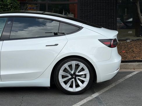 Used 2022 Tesla Model 3 Long Range AWD/4WD image 11