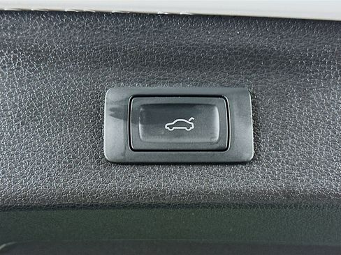 Used 2025 Audi Q3 2.0T Premium AWD/4WD image 29