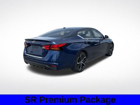 Used 2023 Nissan Altima 2.5 SR w/ SR Premium Package FWD image 4