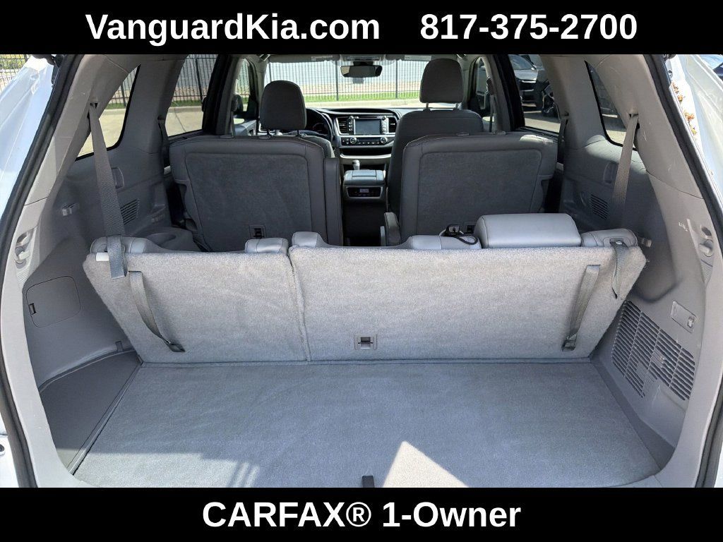 Used 2019 Toyota Highlander XLE FWD image 22