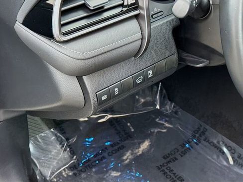 Used 2022 Toyota Camry XSE image 10