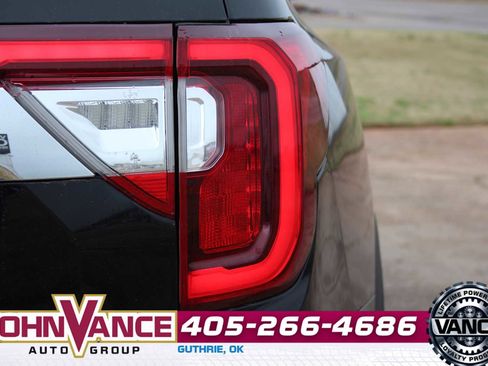 Used 2023 GMC Acadia SLE w/ Driver Convenience Package image 11