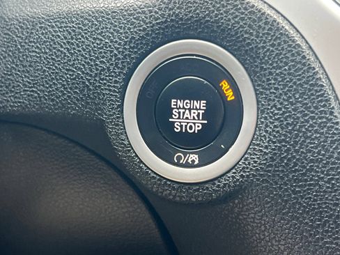 Used 2019 Chrysler 300 Touring RWD image 21