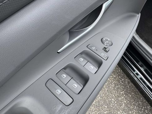 Used 2024 Hyundai Elantra SEL FWD image 18