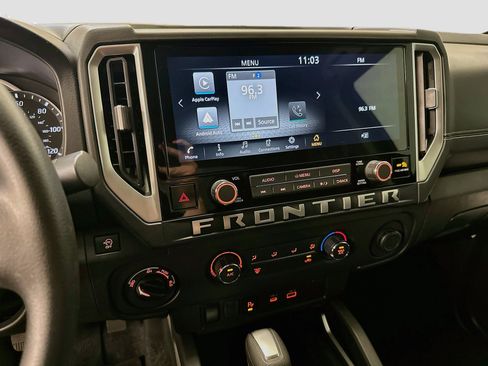 Used 2025 Nissan Frontier SV AWD/4WD image 25