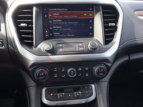 Used 2023 GMC Acadia SLE w/ Driver Convenience Package image 22