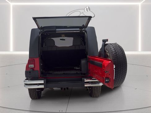 Used 2010 Jeep Wrangler Unlimited Sahara w/ Mopar Chrome Edition Group AWD/4WD image 9