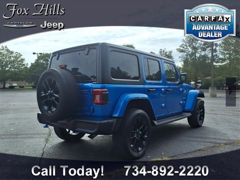Used 2022 Jeep Wrangler Unlimited Sahara image 9