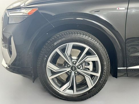 Used 2023 Audi Q4 e-tron Premium Plus w/ Premium Plus AWD/4WD image 12