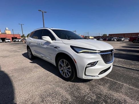 Used 2023 Buick Enclave Avenir w/ Avenir Technology Package FWD image 10